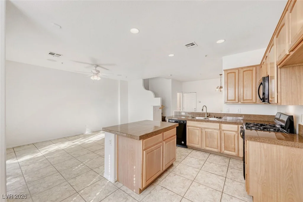 611 Desert Silk, North Las Vegas, NV 89084