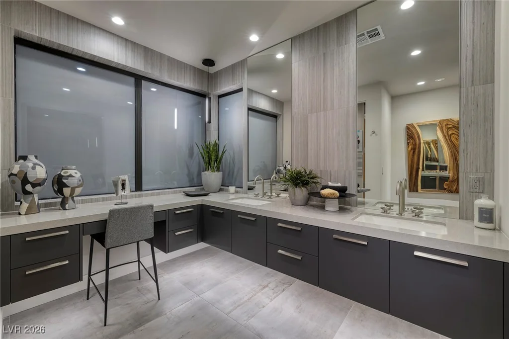 525 Overlook Rim, Henderson, NV 89012