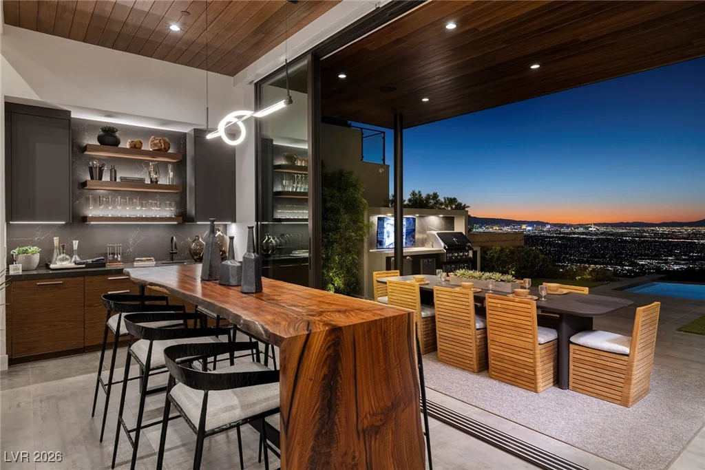 525 Overlook Rim, Henderson, NV 89012