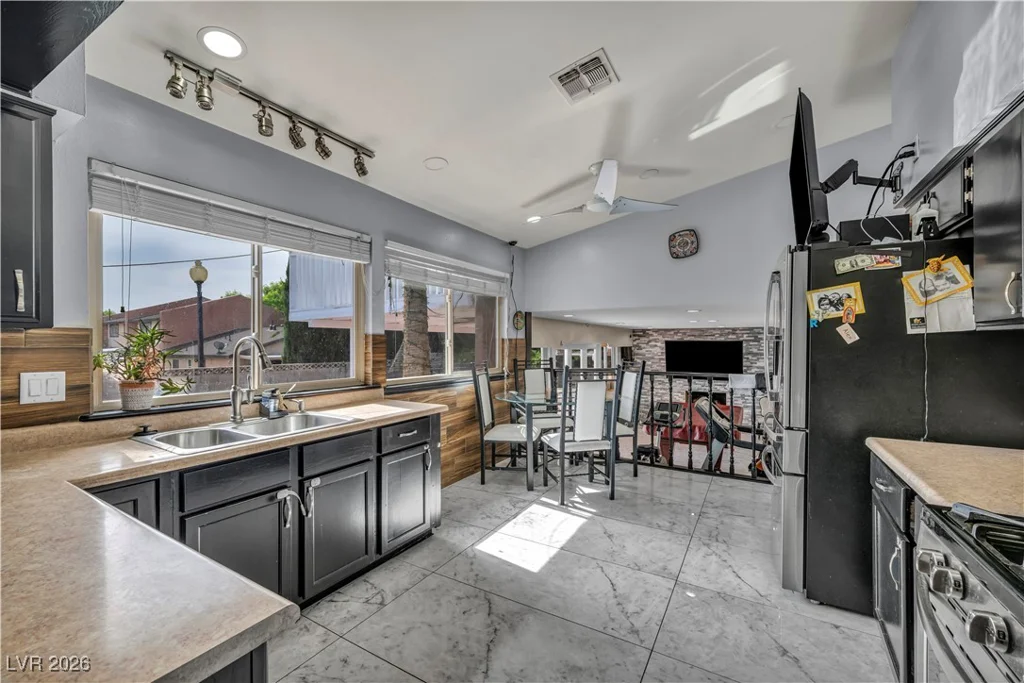 601 Cragin Park, Las Vegas, NV 89107