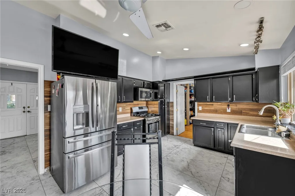601 Cragin Park, Las Vegas, NV 89107