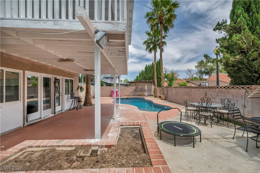 601 Cragin Park, Las Vegas, NV 89107