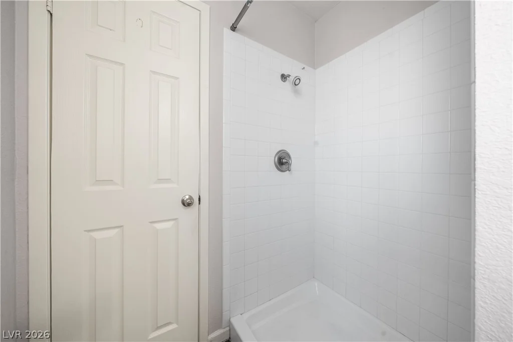8113 Eginton, Las Vegas, NV 89145