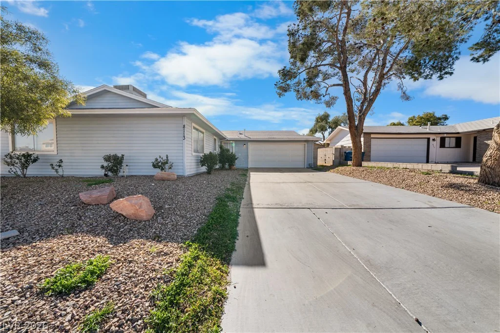 8113 Eginton, Las Vegas, NV 89145
