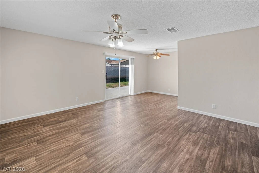 8113 Eginton, Las Vegas, NV 89145