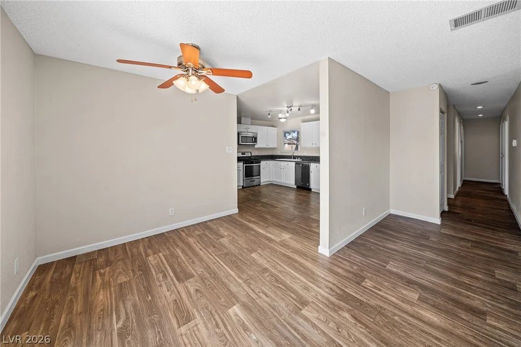 8113 Eginton, Las Vegas, NV 89145