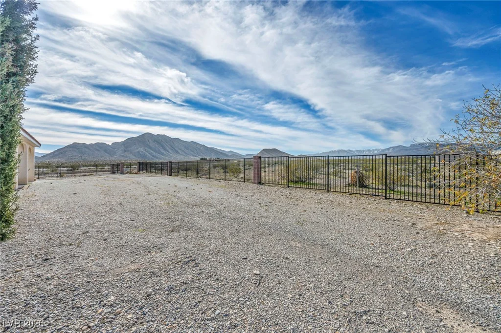 12652 Kyle Canyon, Las Vegas, NV 89166