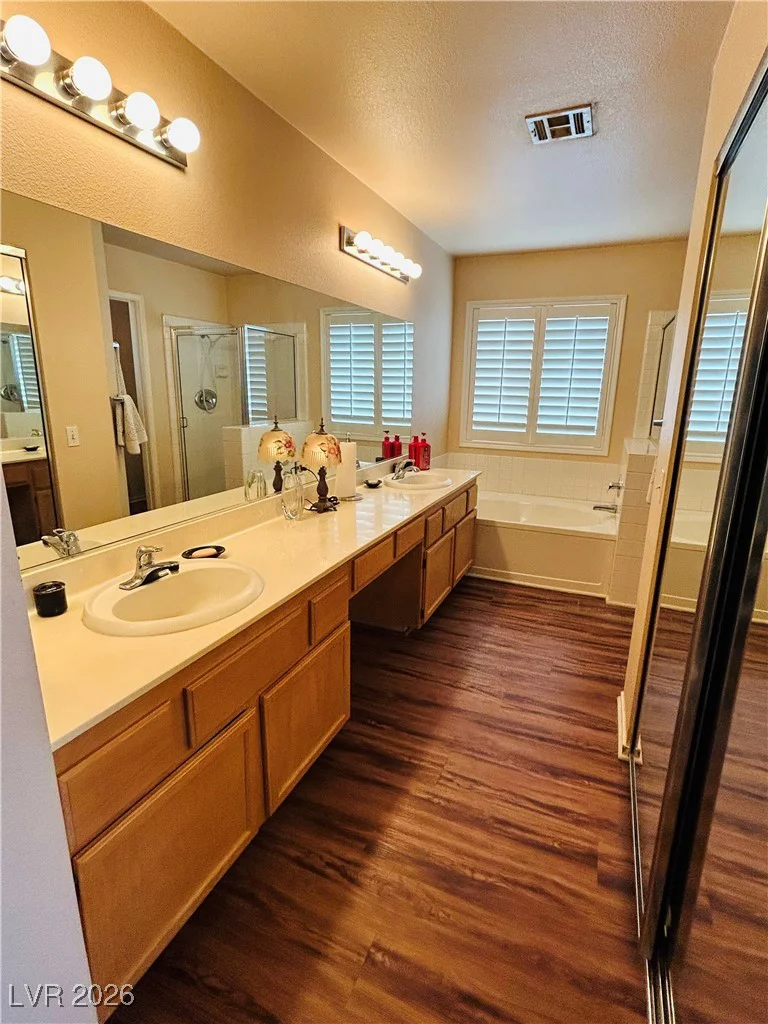 1449 Desert Hills, Las Vegas, NV 89117