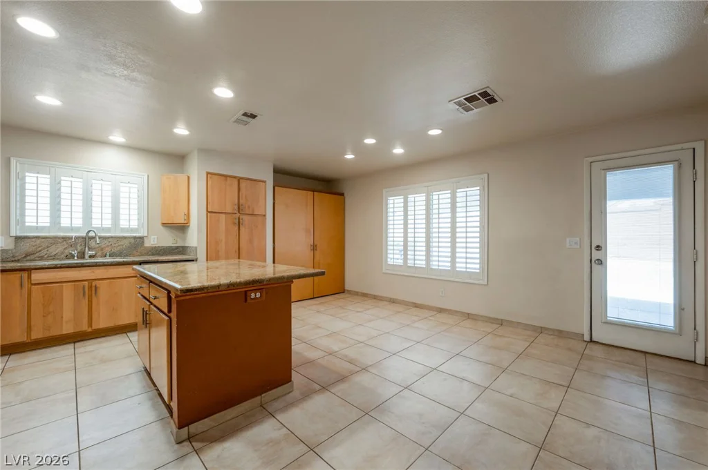 1449 Desert Hills, Las Vegas, NV 89117