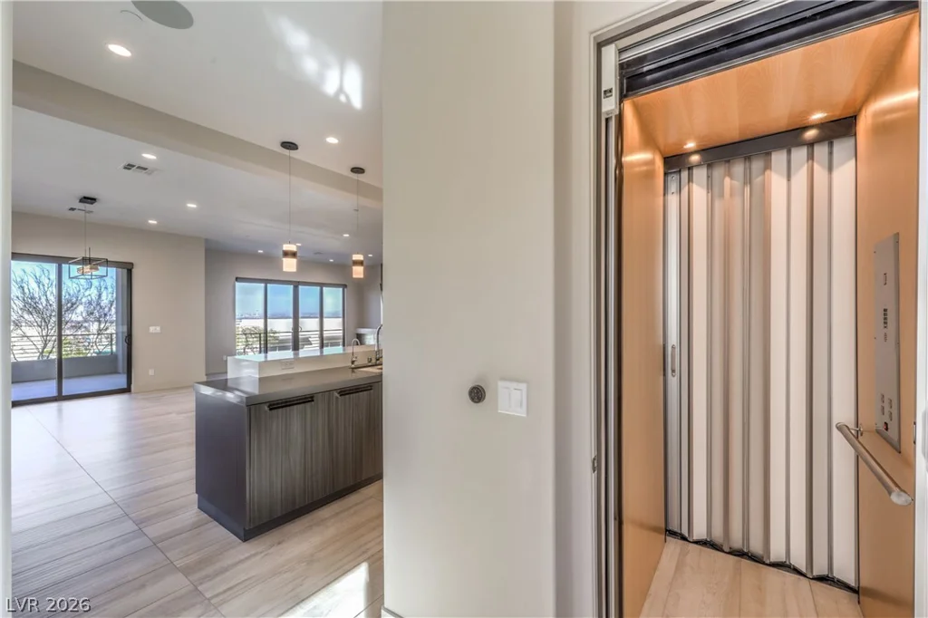 422 Tranquil Peak, Henderson, NV 89012