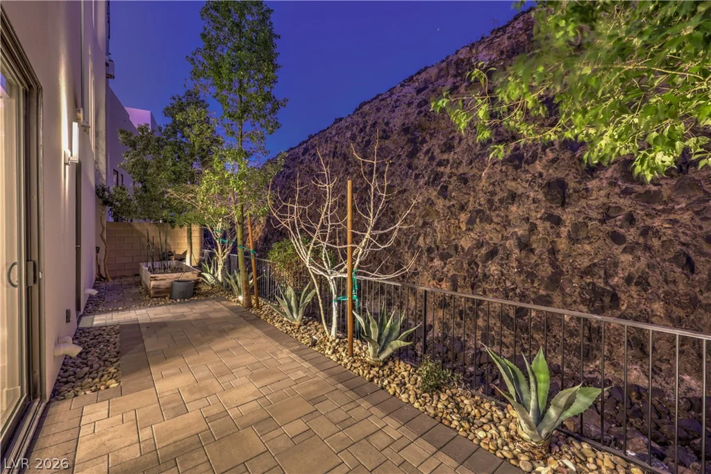 422 Tranquil Peak, Henderson, NV 89012