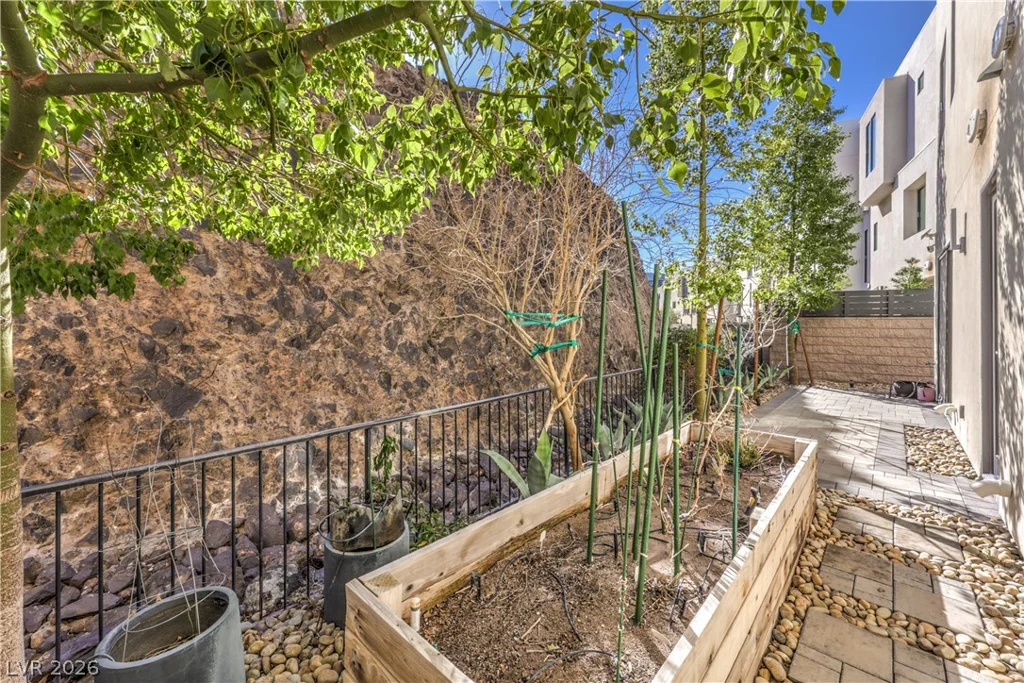 422 Tranquil Peak, Henderson, NV 89012