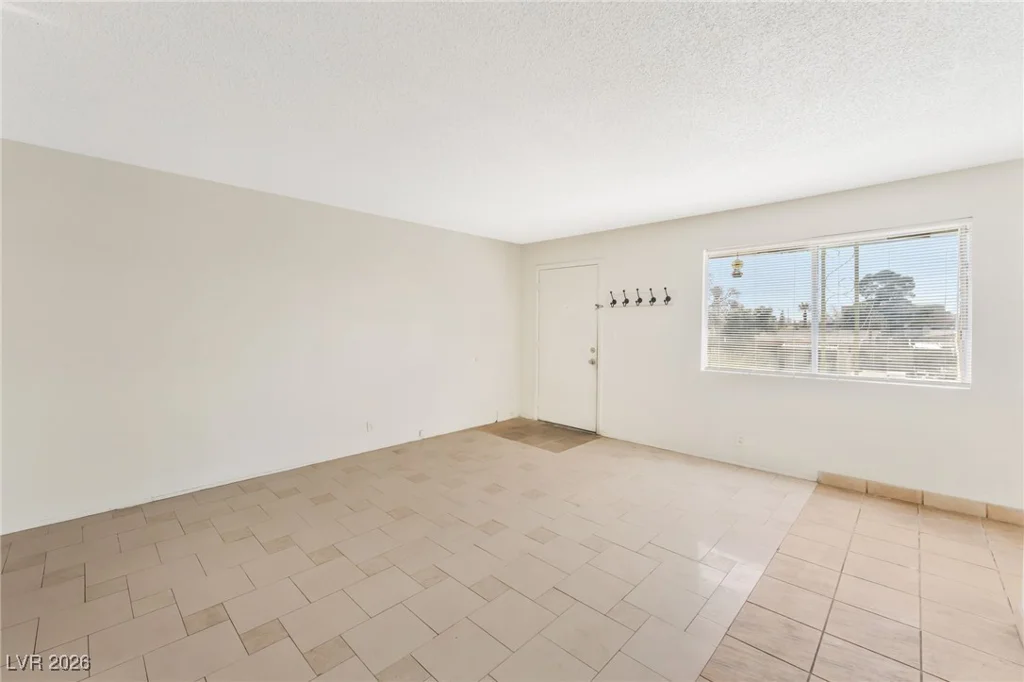 5104 Pebble Beach, Las Vegas, NV 89108