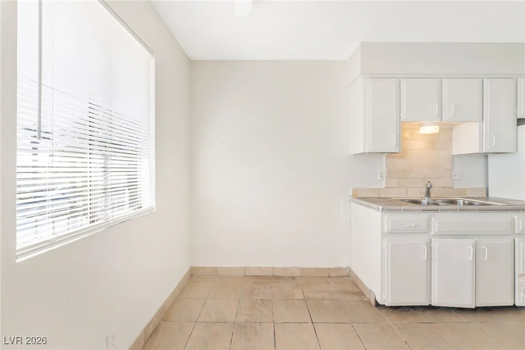 5104 Pebble Beach, Las Vegas, NV 89108