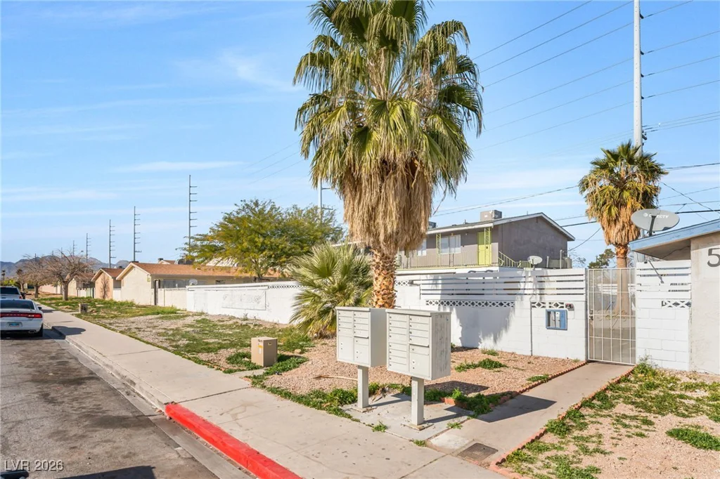5104 Pebble Beach, Las Vegas, NV 89108