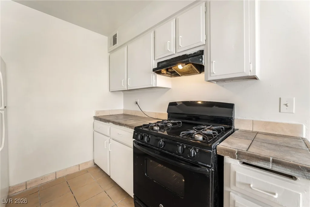 5104 Pebble Beach, Las Vegas, NV 89108