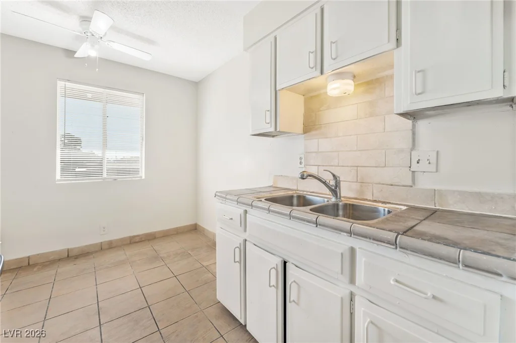 5104 Pebble Beach, Las Vegas, NV 89108