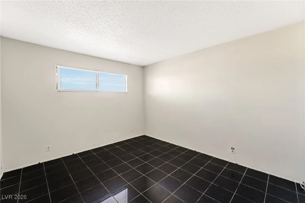 5104 Pebble Beach, Las Vegas, NV 89108