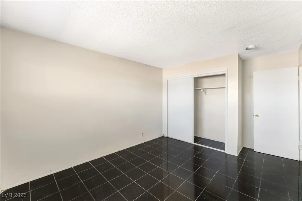 5104 Pebble Beach, Las Vegas, NV 89108