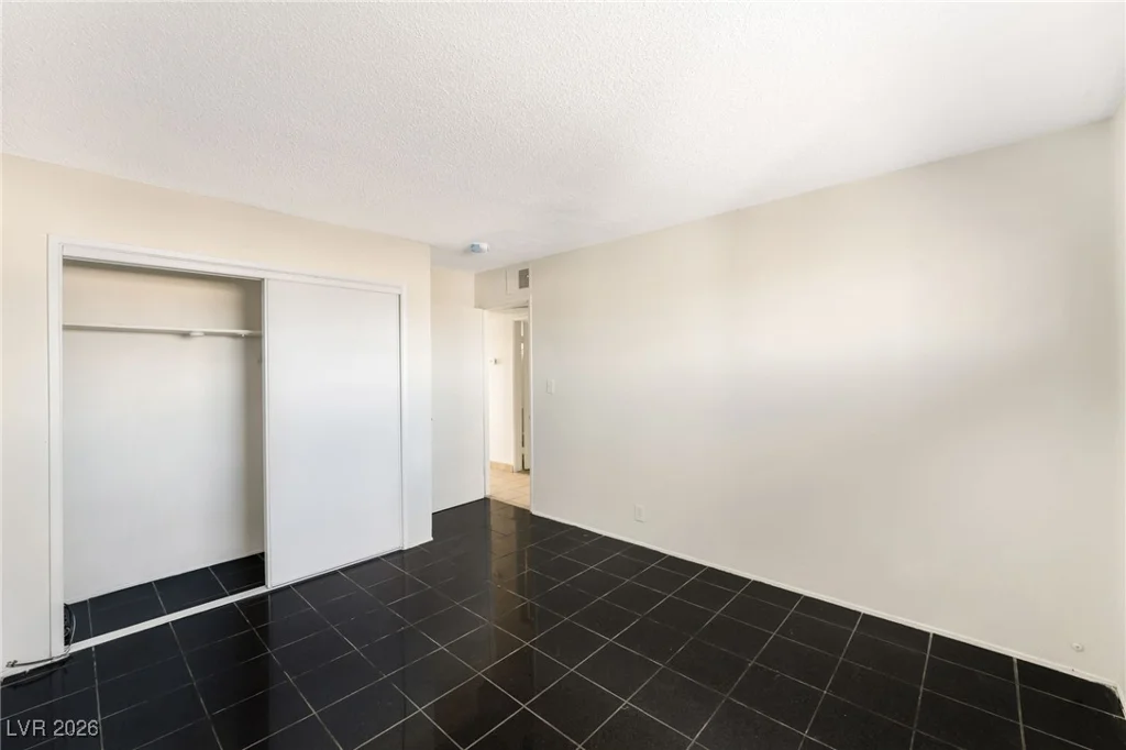 5104 Pebble Beach, Las Vegas, NV 89108