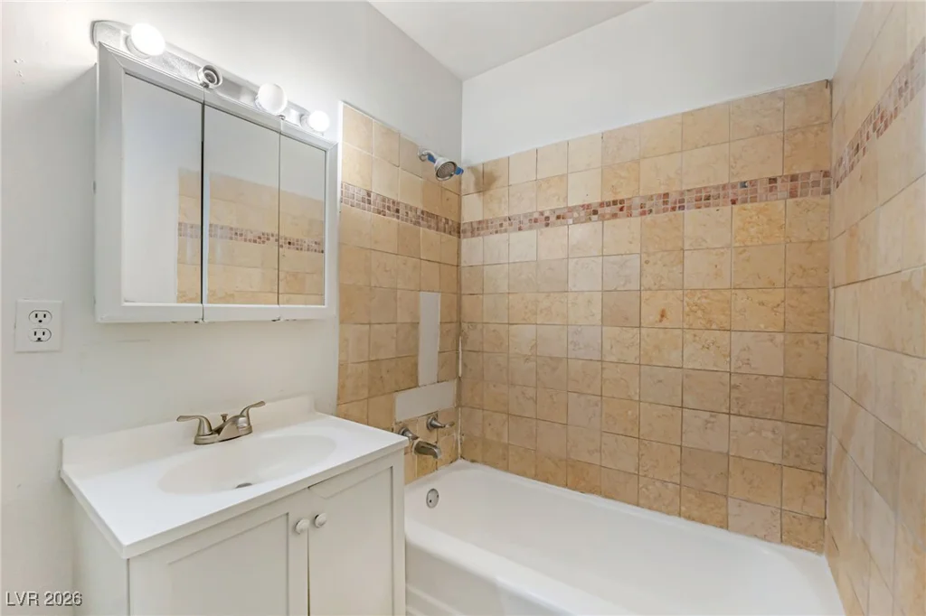 5104 Pebble Beach, Las Vegas, NV 89108