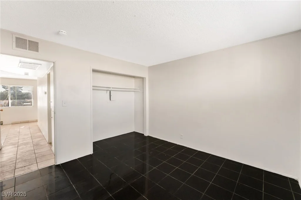 5104 Pebble Beach, Las Vegas, NV 89108
