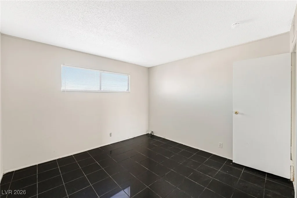 5104 Pebble Beach, Las Vegas, NV 89108