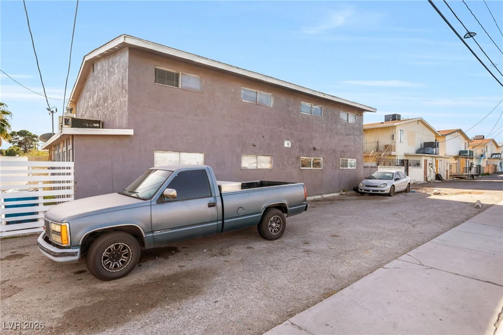 5104 Pebble Beach, Las Vegas, NV 89108