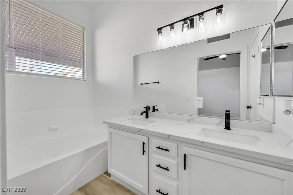 10532 White Heath, Las Vegas, NV 89144