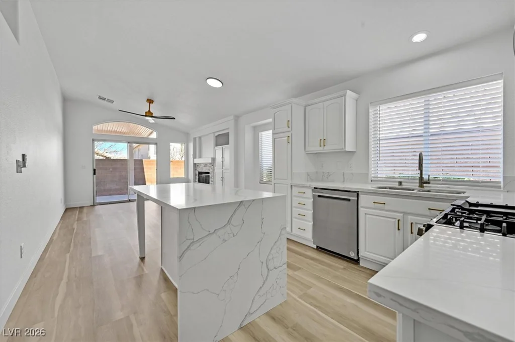 10532 White Heath, Las Vegas, NV 89144