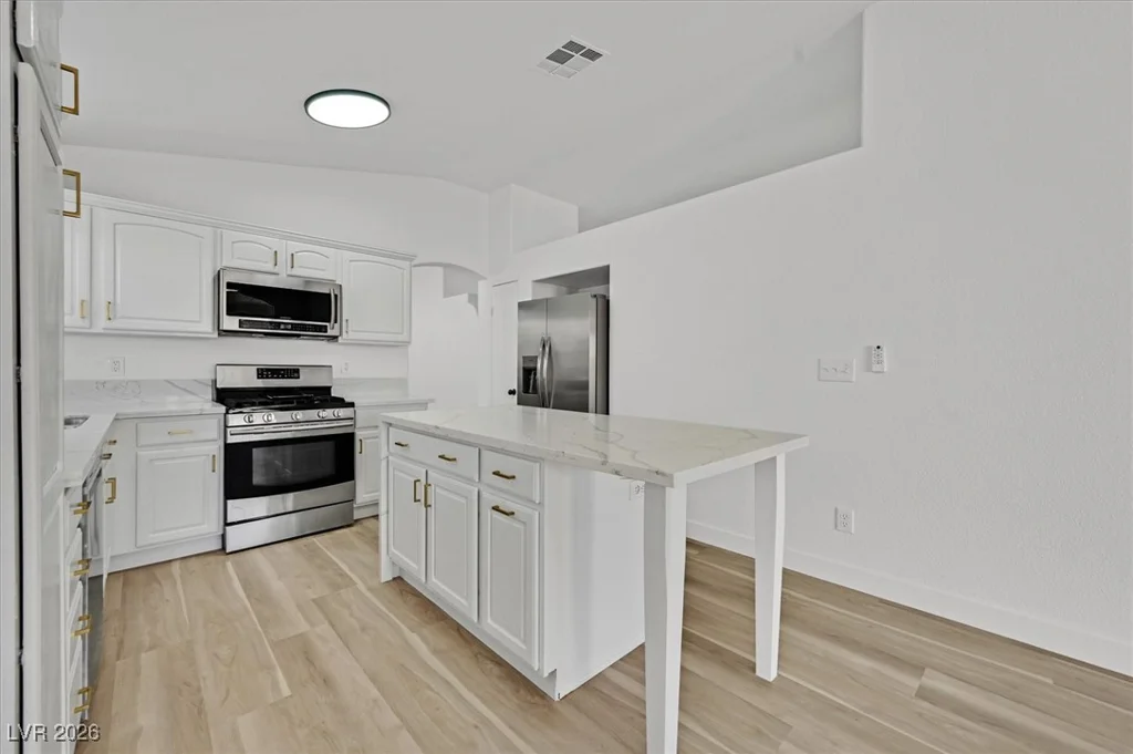 10532 White Heath, Las Vegas, NV 89144