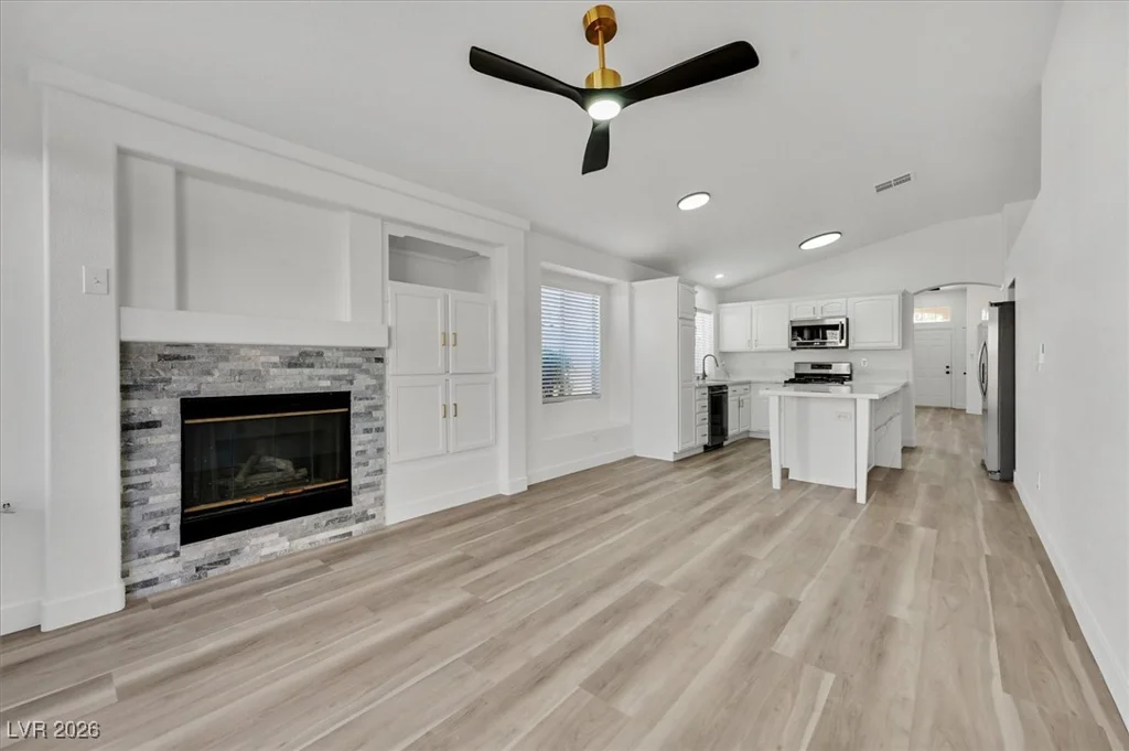 10532 White Heath, Las Vegas, NV 89144