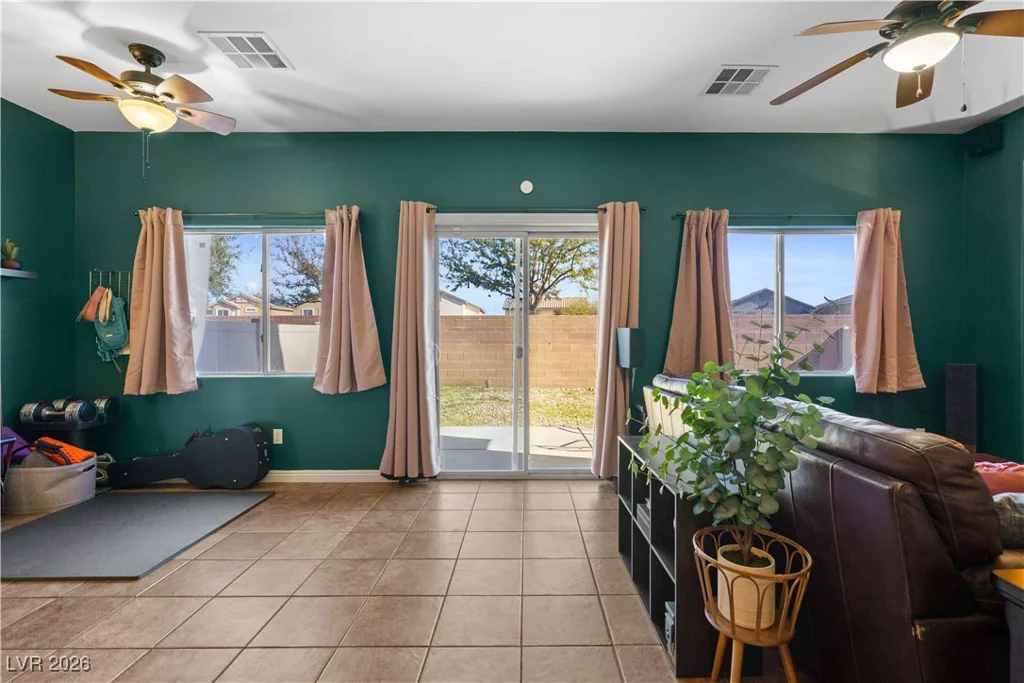 6044 Towboat, North Las Vegas, NV 89031