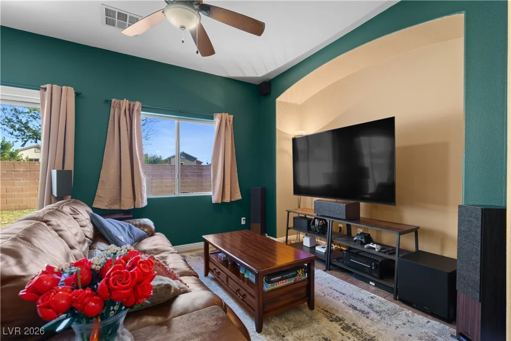 6044 Towboat, North Las Vegas, NV 89031