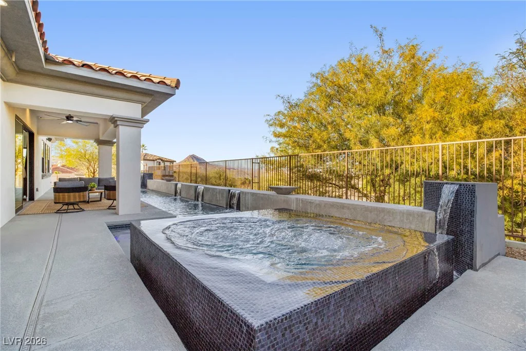 10 Camino La Venta, Henderson, NV 89011