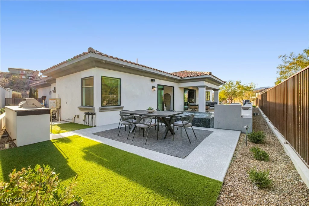 10 Camino La Venta, Henderson, NV 89011