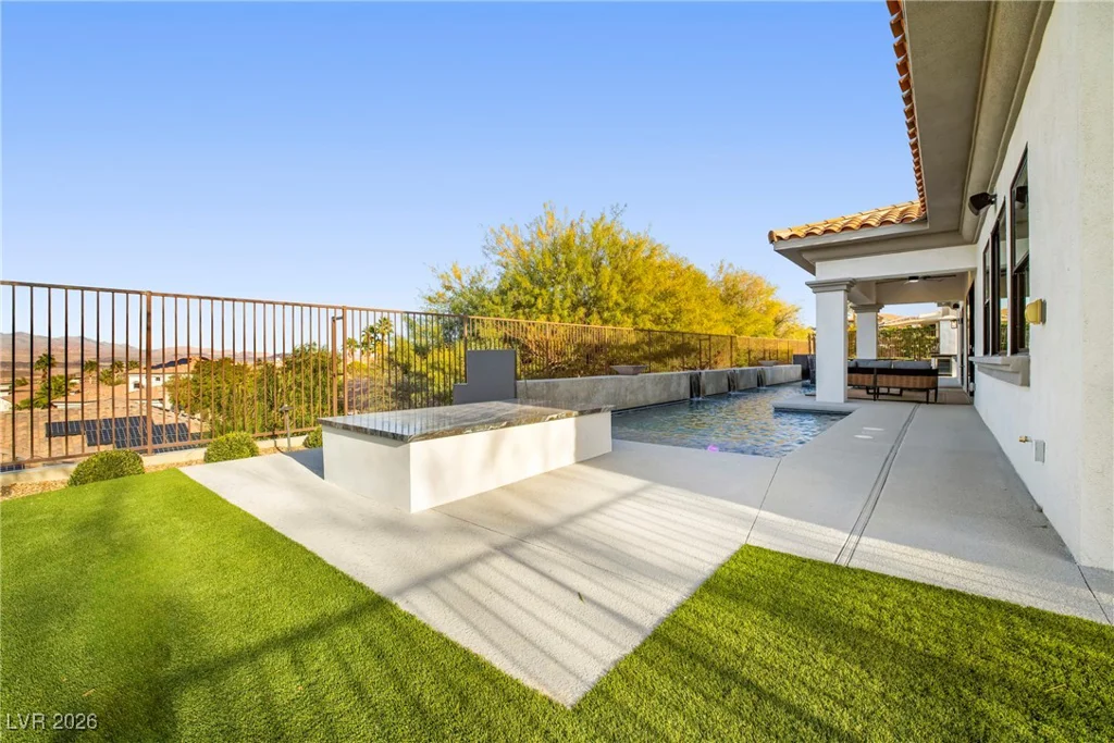 10 Camino La Venta, Henderson, NV 89011