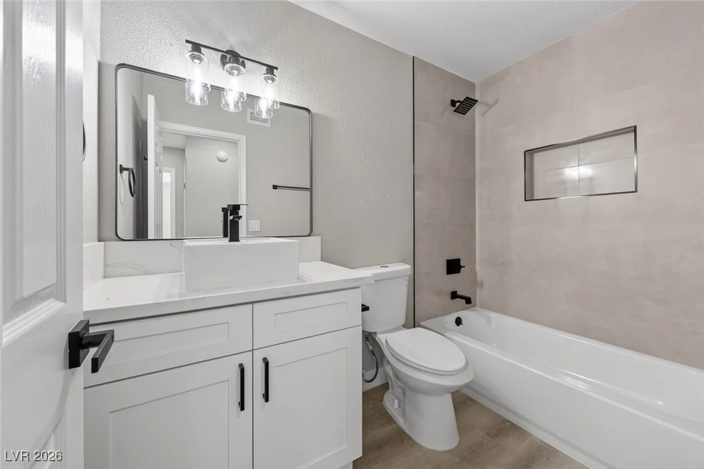 7071 Wedgewood, Las Vegas, NV 89147