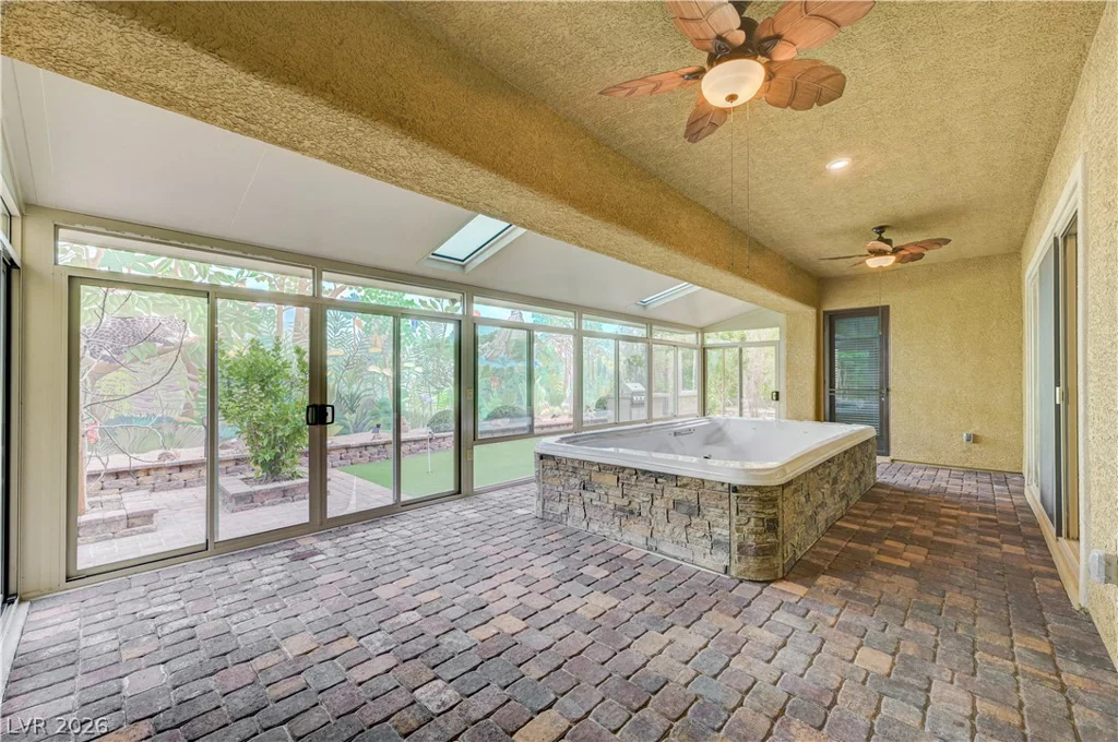9938 Cambridge Brook, Las Vegas, NV 89149