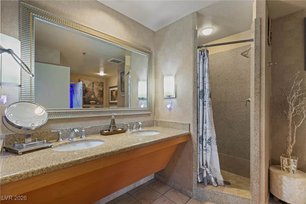 211 Flamingo, Las Vegas, NV 89169