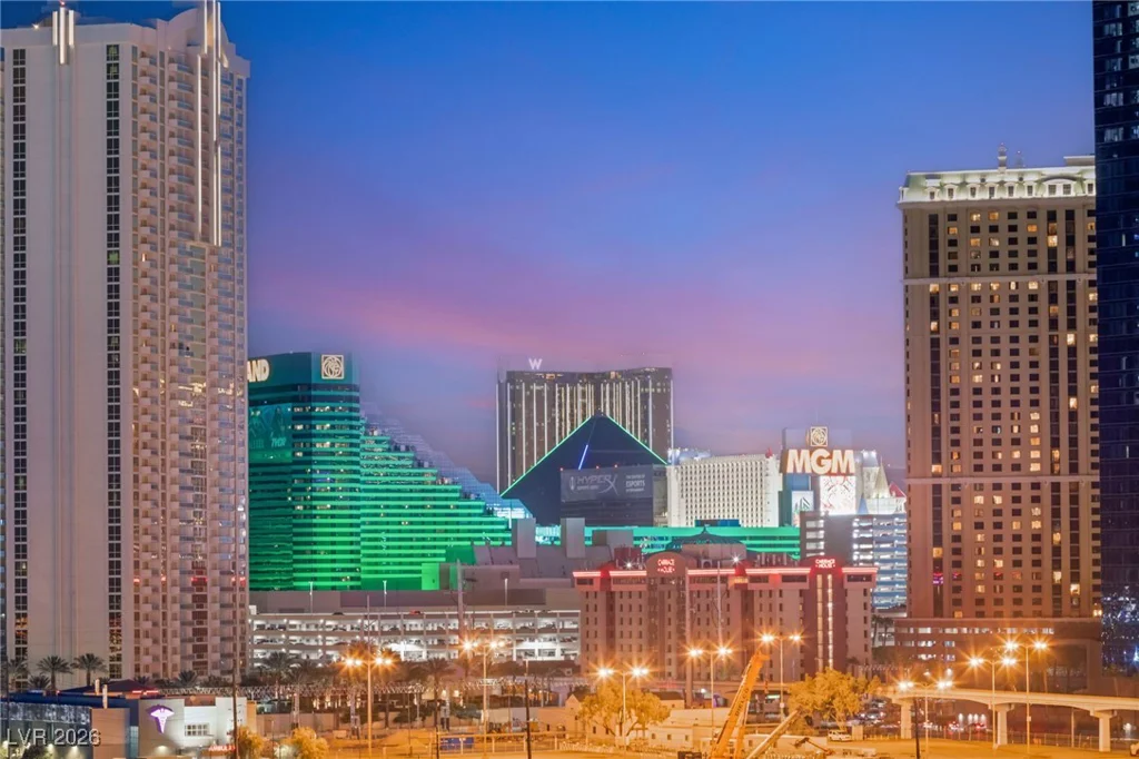 211 Flamingo, Las Vegas, NV 89169