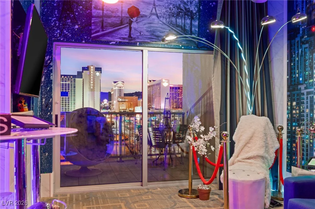 211 Flamingo, Las Vegas, NV 89169