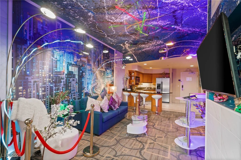211 Flamingo, Las Vegas, NV 89169