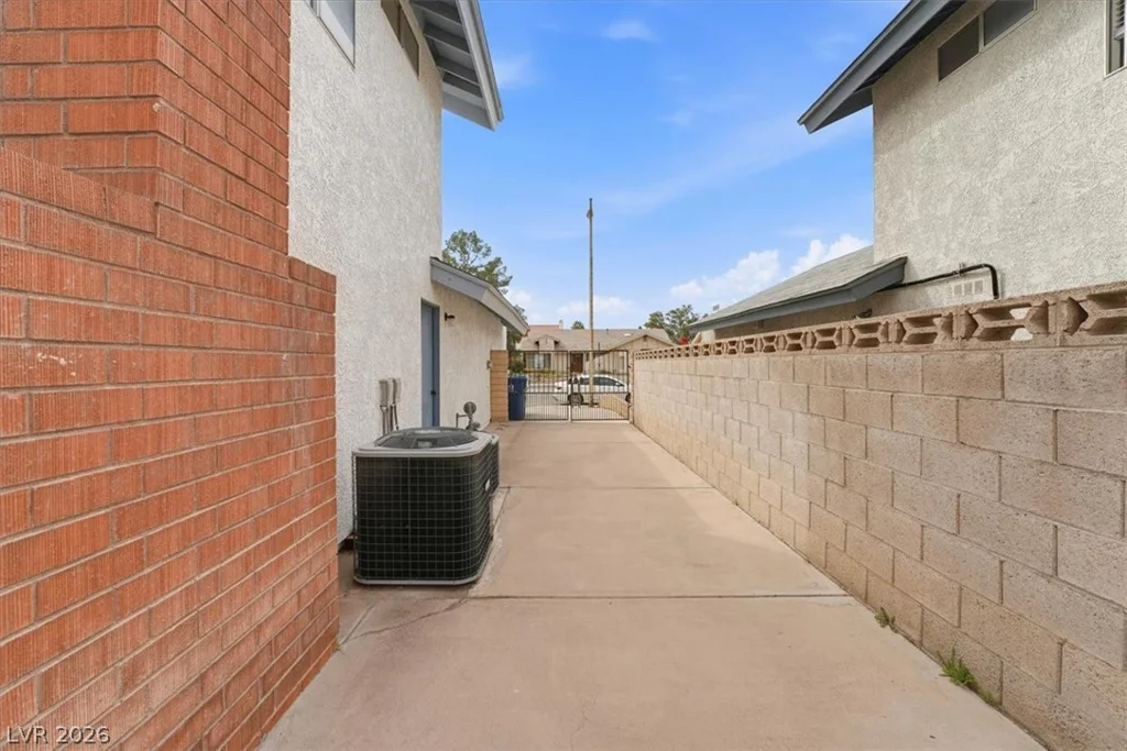 4752 Hackamore, Las Vegas, NV 89103