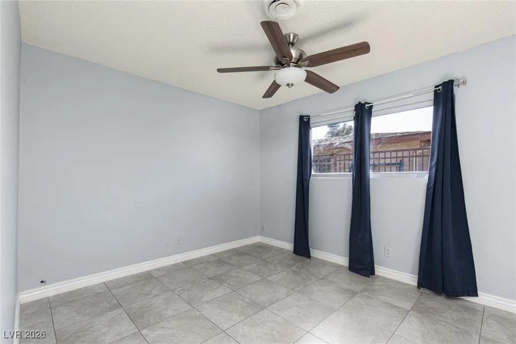 1613 Manhattan, Las Vegas, NV 89106