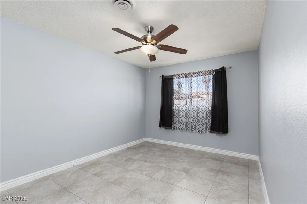 1613 Manhattan, Las Vegas, NV 89106