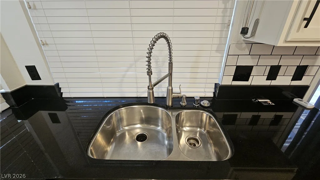 1009 Miradero, Las Vegas, NV 89134