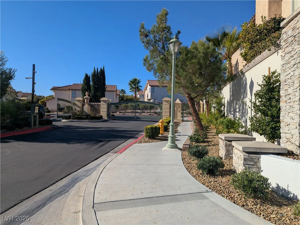 1009 Miradero, Las Vegas, NV 89134
