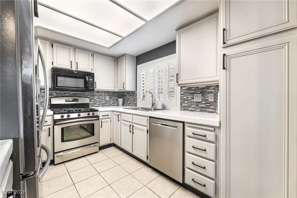 1686 Normandy, Henderson, NV 89014
