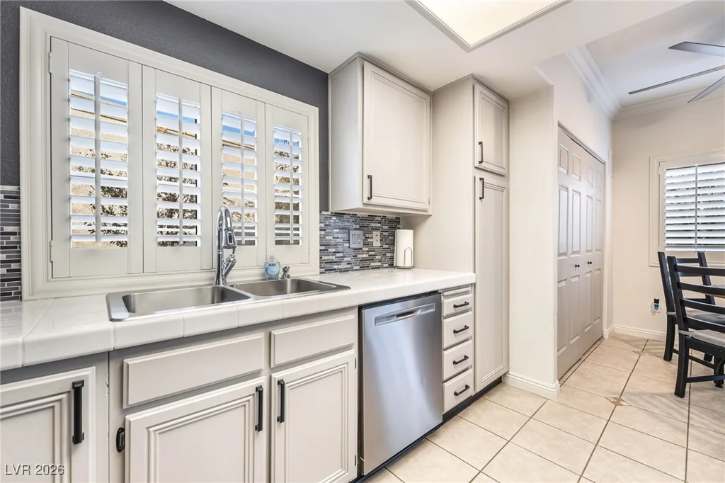 1686 Normandy, Henderson, NV 89014